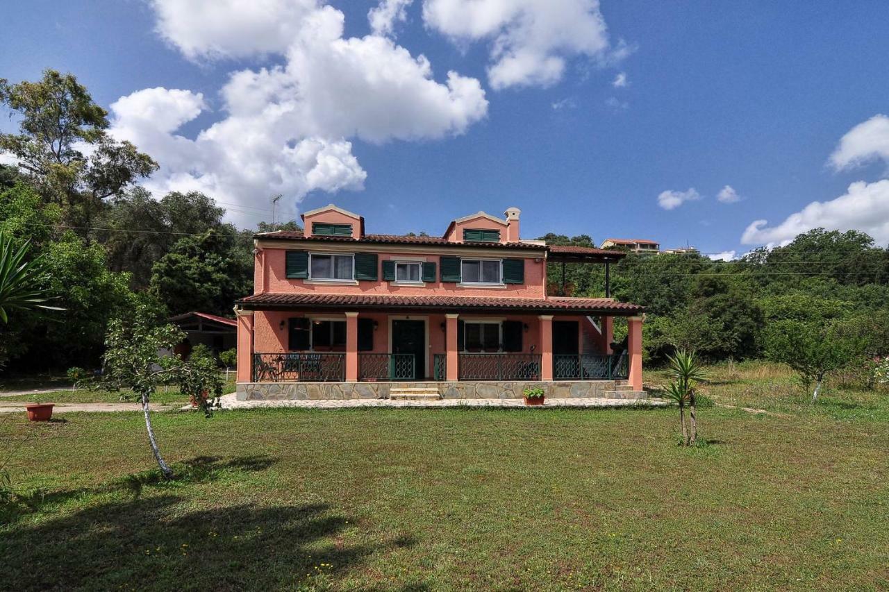 Christiana'S Home Next To Dassia Beach 외부 사진