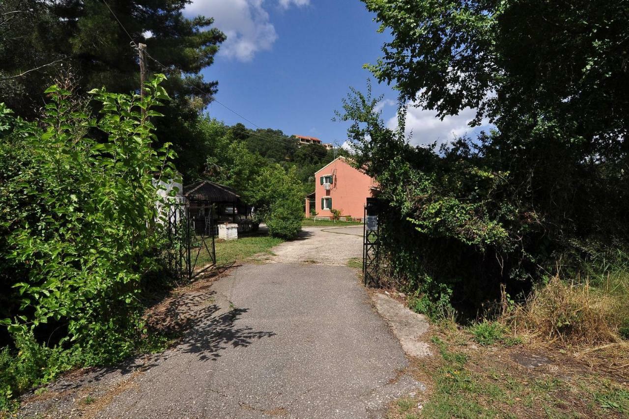 Christiana'S Home Next To Dassia Beach 외부 사진
