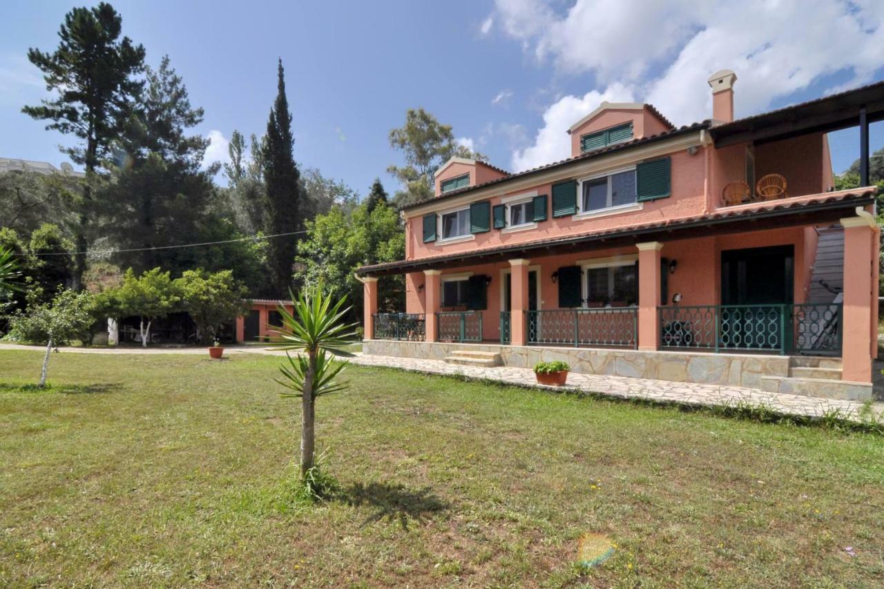 Christiana'S Home Next To Dassia Beach 외부 사진